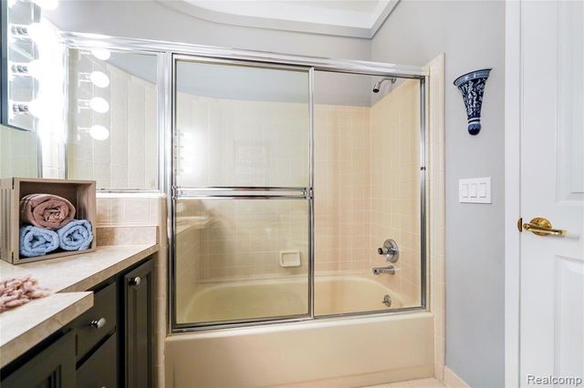 47343 Rail Drive, Shelby Twp, MI 48315