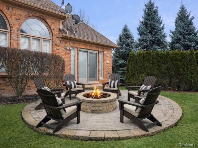 47343 Rail Drive, Shelby Twp, MI 48315