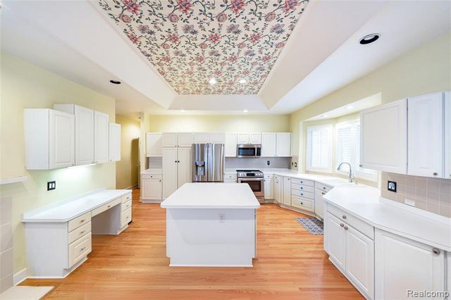 47343 Rail Drive, Shelby Twp, MI 48315