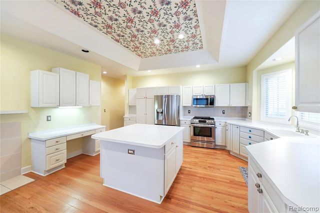 47343 Rail Drive, Shelby Twp, MI 48315