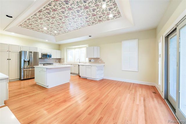 47343 Rail Drive, Shelby Twp, MI 48315