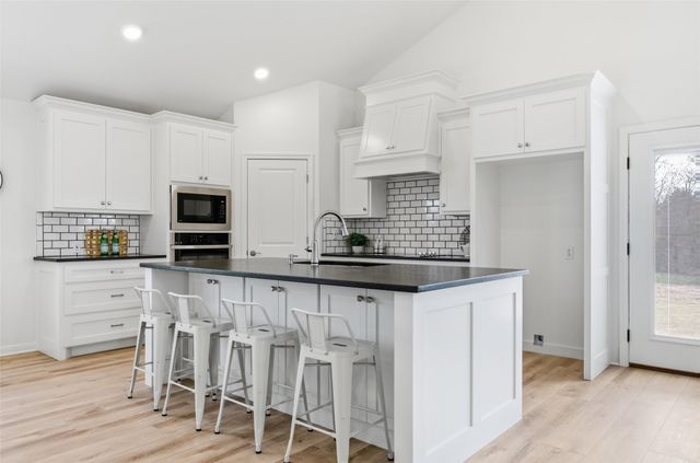 2303 Pilgrim Lane, Lorena, TX 76655