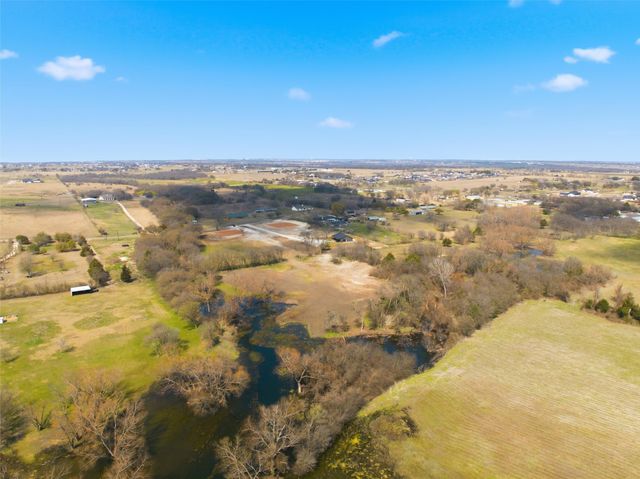 2303 Pilgrim Lane, Lorena, TX 76655