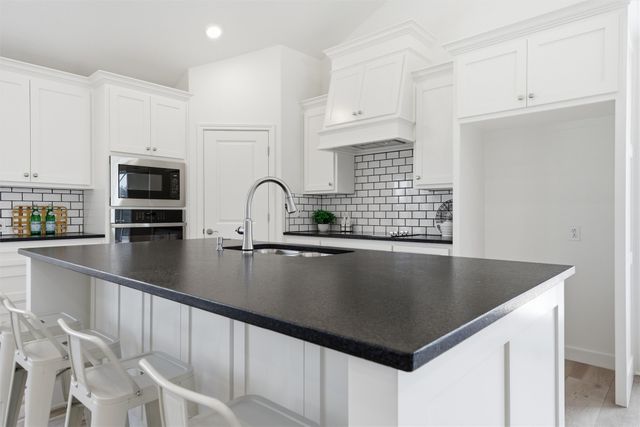 2303 Pilgrim Lane, Lorena, TX 76655