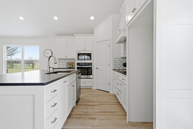 2303 Pilgrim Lane, Lorena, TX 76655