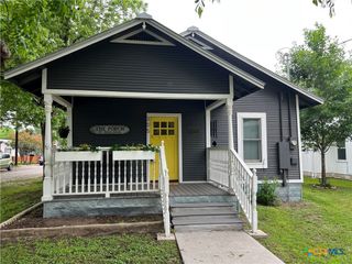 305 S Washington Avenue, New Braunfels, TX 78130