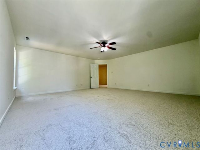 13806 Tobacco Bay Ct, Chester, VA 23836