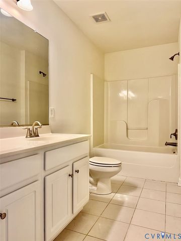 13806 Tobacco Bay Ct, Chester, VA 23836
