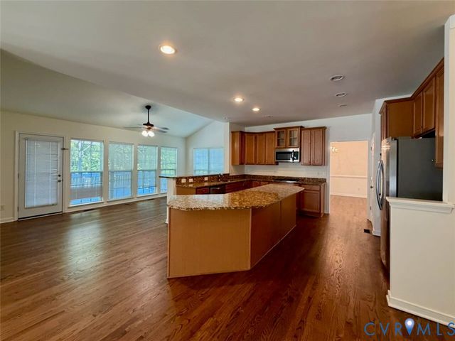 13806 Tobacco Bay Ct, Chester, VA 23836
