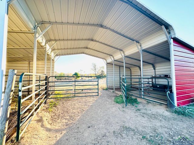 179 County Rd 3343, Omaha, TX 75571