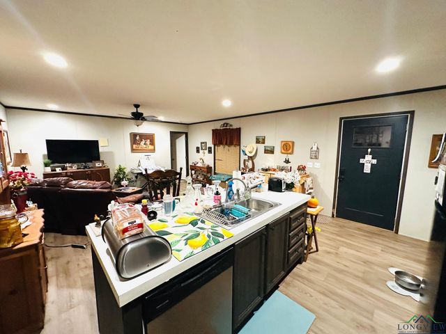 179 County Rd 3343, Omaha, TX 75571