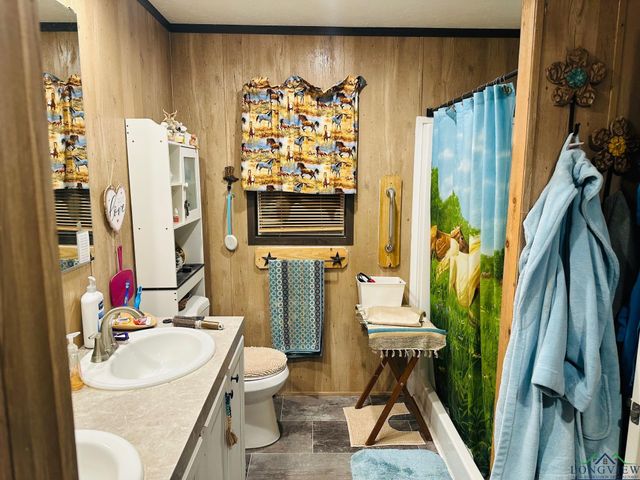 179 County Rd 3343, Omaha, TX 75571