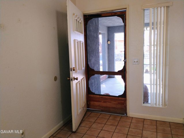 13205 W Avenue W, Pearblossom, CA 93553