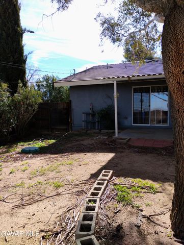 13205 W Avenue W, Pearblossom, CA 93553