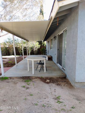 13205 W Avenue W, Pearblossom, CA 93553