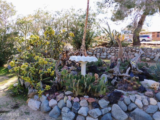 13205 W Avenue W, Pearblossom, CA 93553