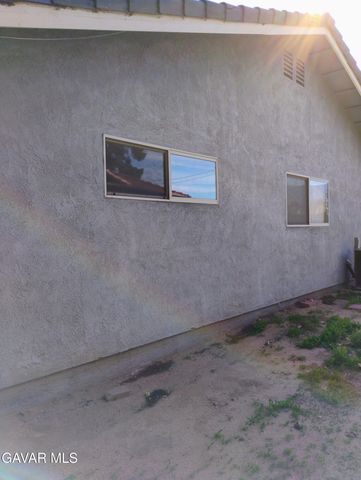 13205 W Avenue W, Pearblossom, CA 93553