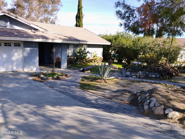 13205 W Avenue W, Pearblossom, CA 93553