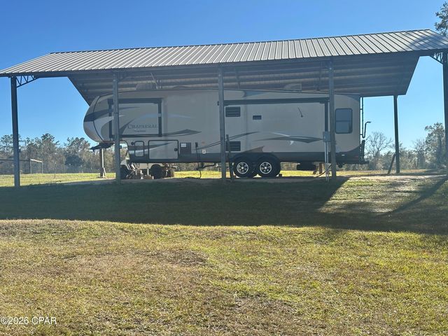 7426 Berry Drive, Grand Ridge, FL 32442