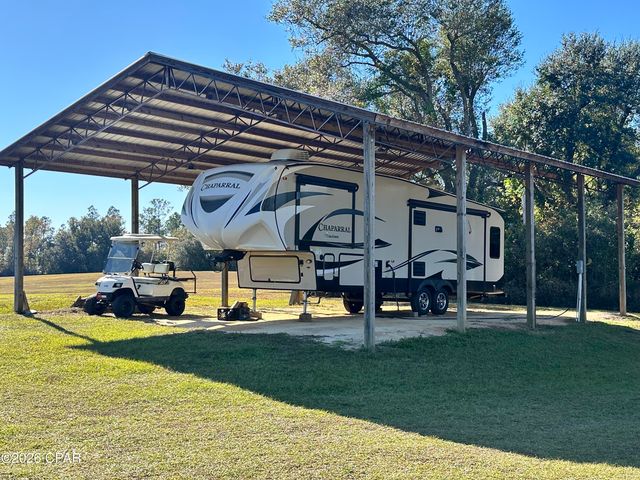 7426 Berry Drive, Grand Ridge, FL 32442