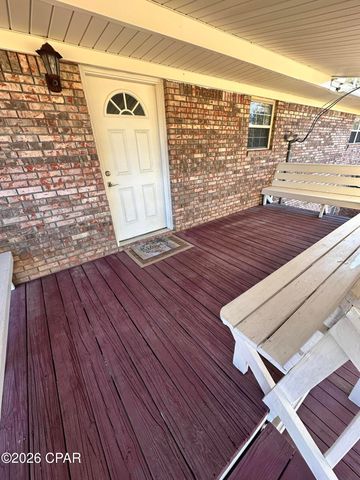 7426 Berry Drive, Grand Ridge, FL 32442