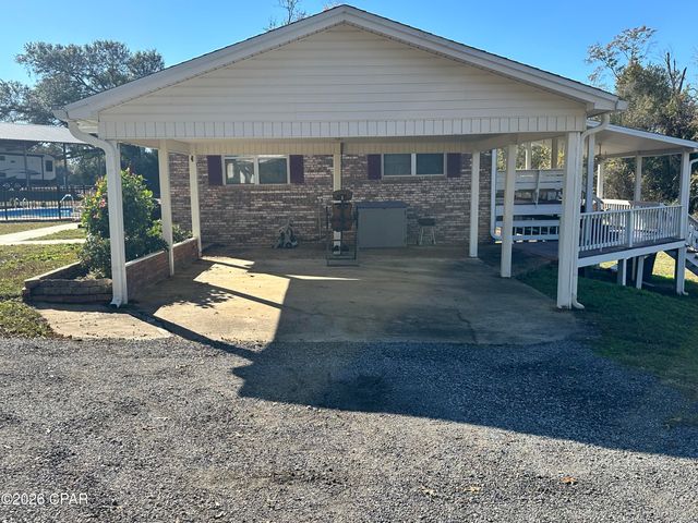 7426 Berry Drive, Grand Ridge, FL 32442