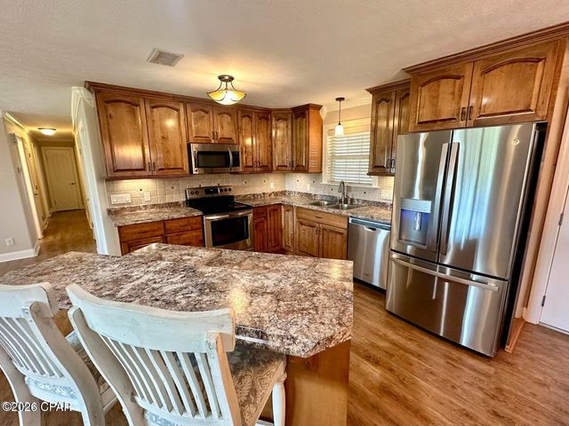 7426 Berry Drive, Grand Ridge, FL 32442