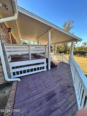 7426 Berry Drive, Grand Ridge, FL 32442