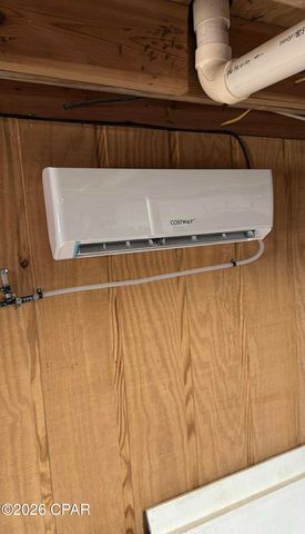 7426 Berry Drive, Grand Ridge, FL 32442