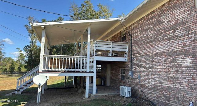 7426 Berry Drive, Grand Ridge, FL 32442