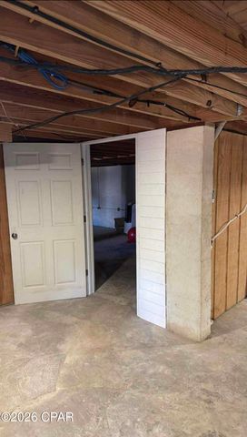 7426 Berry Drive, Grand Ridge, FL 32442