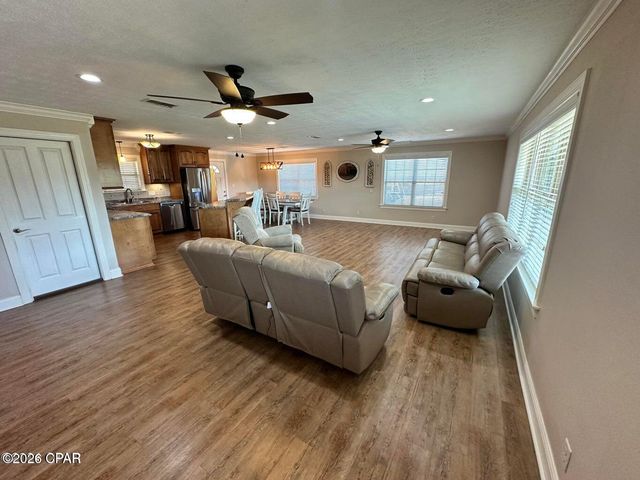 7426 Berry Drive, Grand Ridge, FL 32442