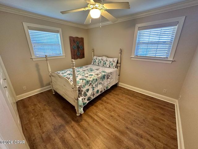 7426 Berry Drive, Grand Ridge, FL 32442