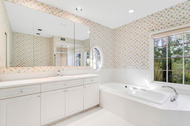 7107 SE Golfhouse Drive, Hobe Sound, FL 33455