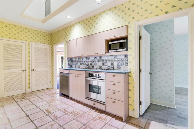 7107 SE Golfhouse Drive, Hobe Sound, FL 33455