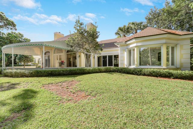 7107 SE Golfhouse Drive, Hobe Sound, FL 33455