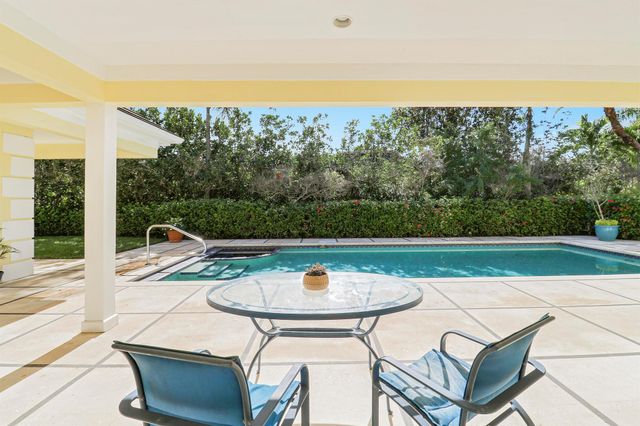 7107 SE Golfhouse Drive, Hobe Sound, FL 33455