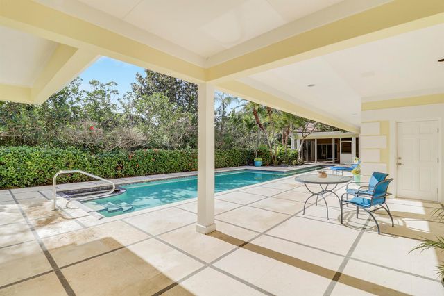 7107 SE Golfhouse Drive, Hobe Sound, FL 33455