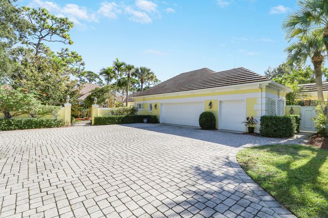 7107 SE Golfhouse Drive, Hobe Sound, FL 33455