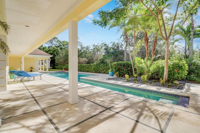 7107 SE Golfhouse Drive, Hobe Sound, FL 33455