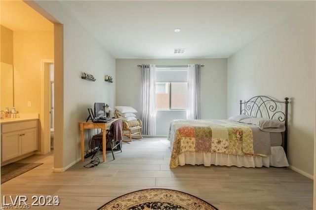 829 Lower Lake Court, North Las Vegas, NV 89084