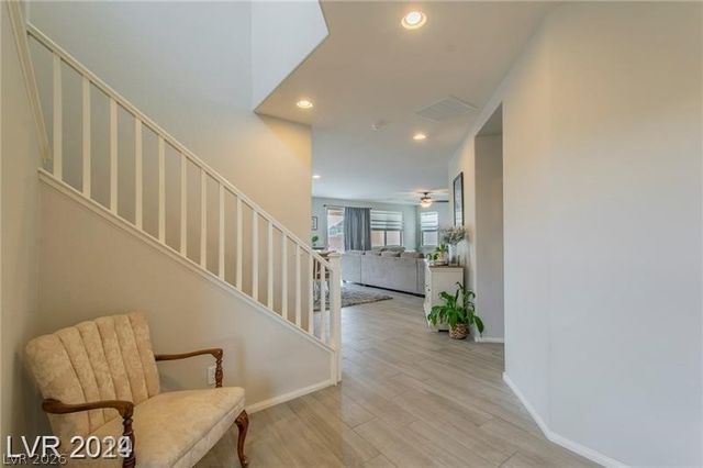 829 Lower Lake Court, North Las Vegas, NV 89084