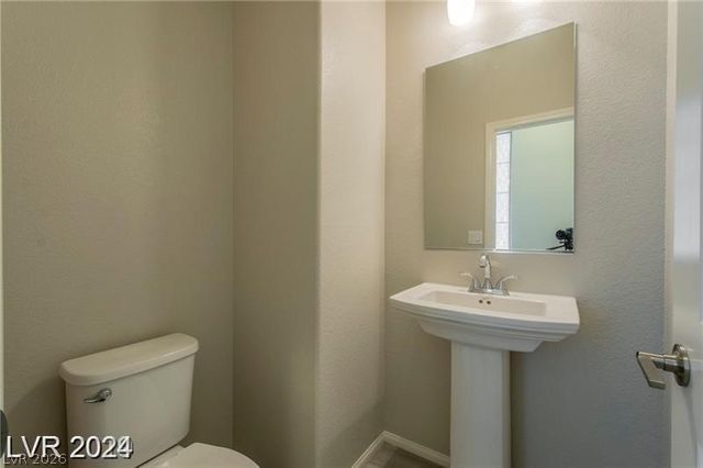 829 Lower Lake Court, North Las Vegas, NV 89084