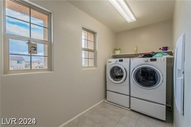 829 Lower Lake Court, North Las Vegas, NV 89084