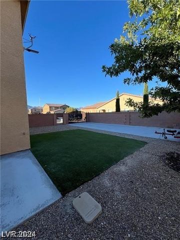 829 Lower Lake Court, North Las Vegas, NV 89084