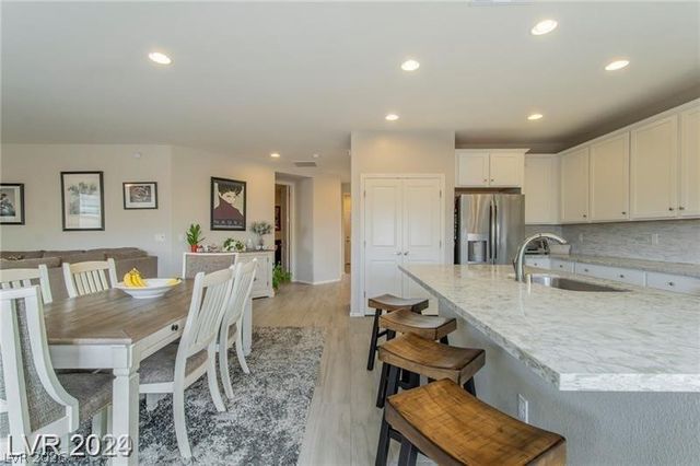 829 Lower Lake Court, North Las Vegas, NV 89084