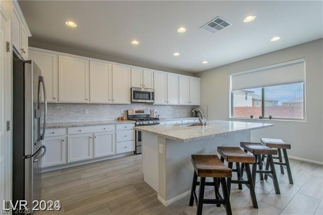 829 Lower Lake Court, North Las Vegas, NV 89084