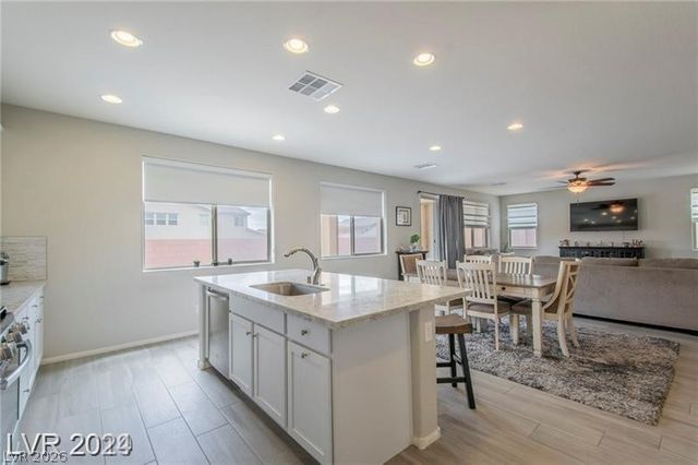 829 Lower Lake Court, North Las Vegas, NV 89084
