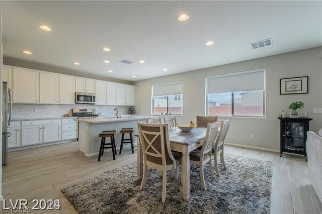 829 Lower Lake Court, North Las Vegas, NV 89084
