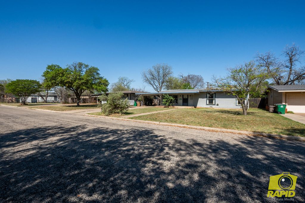 Image 6 of property listing at 2840 W Twohig Avenue, San Angelo, TX 76901